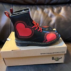 Dr Martens Heart boots US women’s size 6 BRAND NEW with box